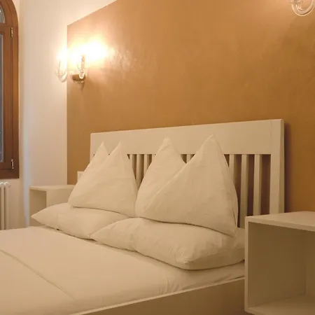 Gasthuis Venice Rooms 3*