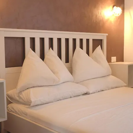 Venice Rooms 3*