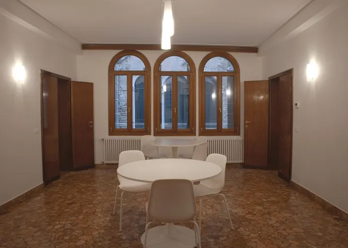 Venice Rooms 게스트하우스 3*