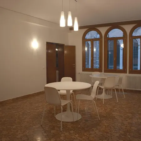 Venice Rooms 3*